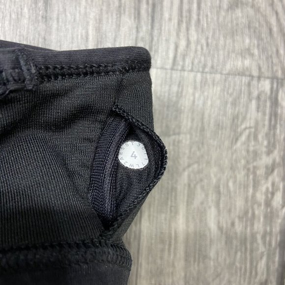 LULULEMON Scoop Neck Mesh Front Panel Black Sports Bra Women's Size 4 - Picture 9 of 10